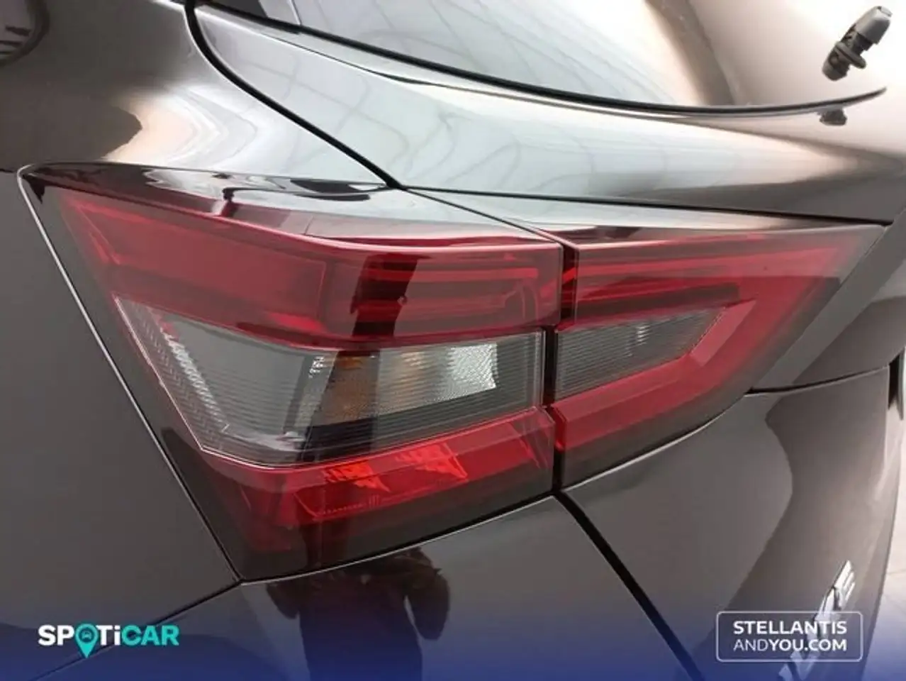 Nissan Juke 1.0 DIG-T N-Connecta 4x2 DCT 7 84kW — Vehicle gallery 12