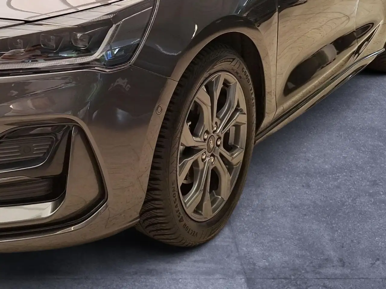 Ford Focus 1.0l Turnier ST-Line X *AHK*Matrix-LED*NAVI* — Galerie du véhicule 6