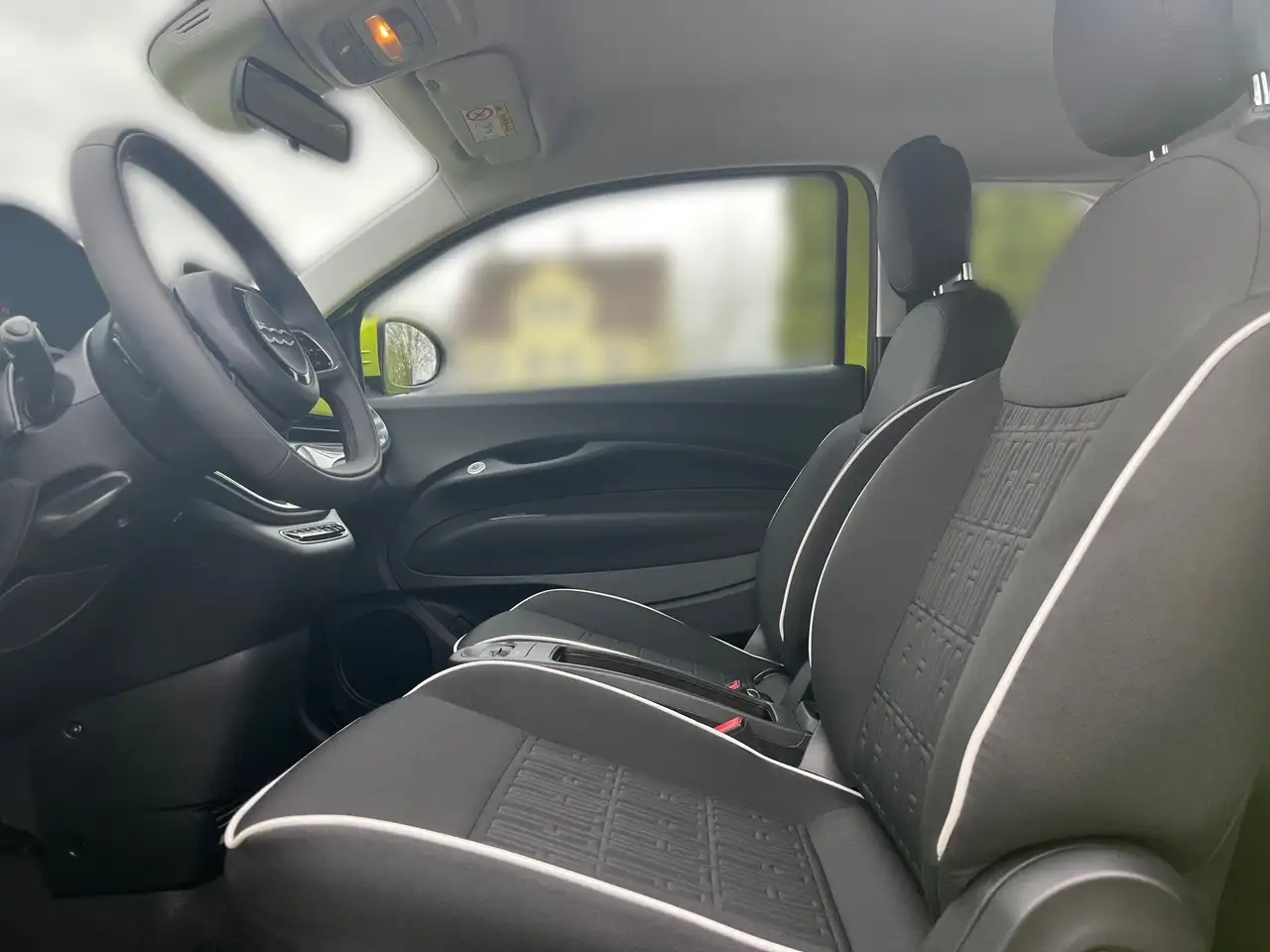 Fiat 500 23,8 kWh CarPlay, Spurhalteassistent, Tempomat — Galería del vehículo 7