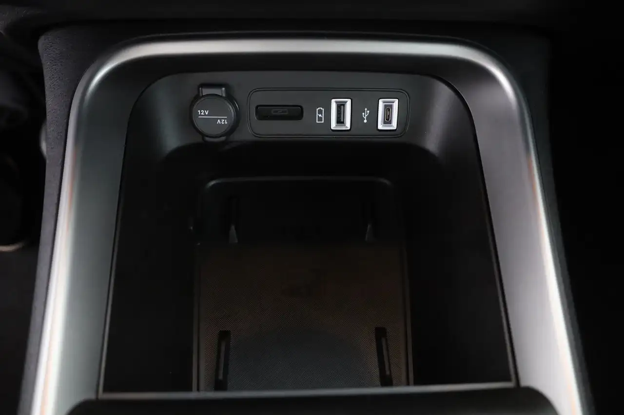 Jeep Avenger 1.2 T-GDI Altitude LED Navi Sitzheizung — Galerie du véhicule 13
