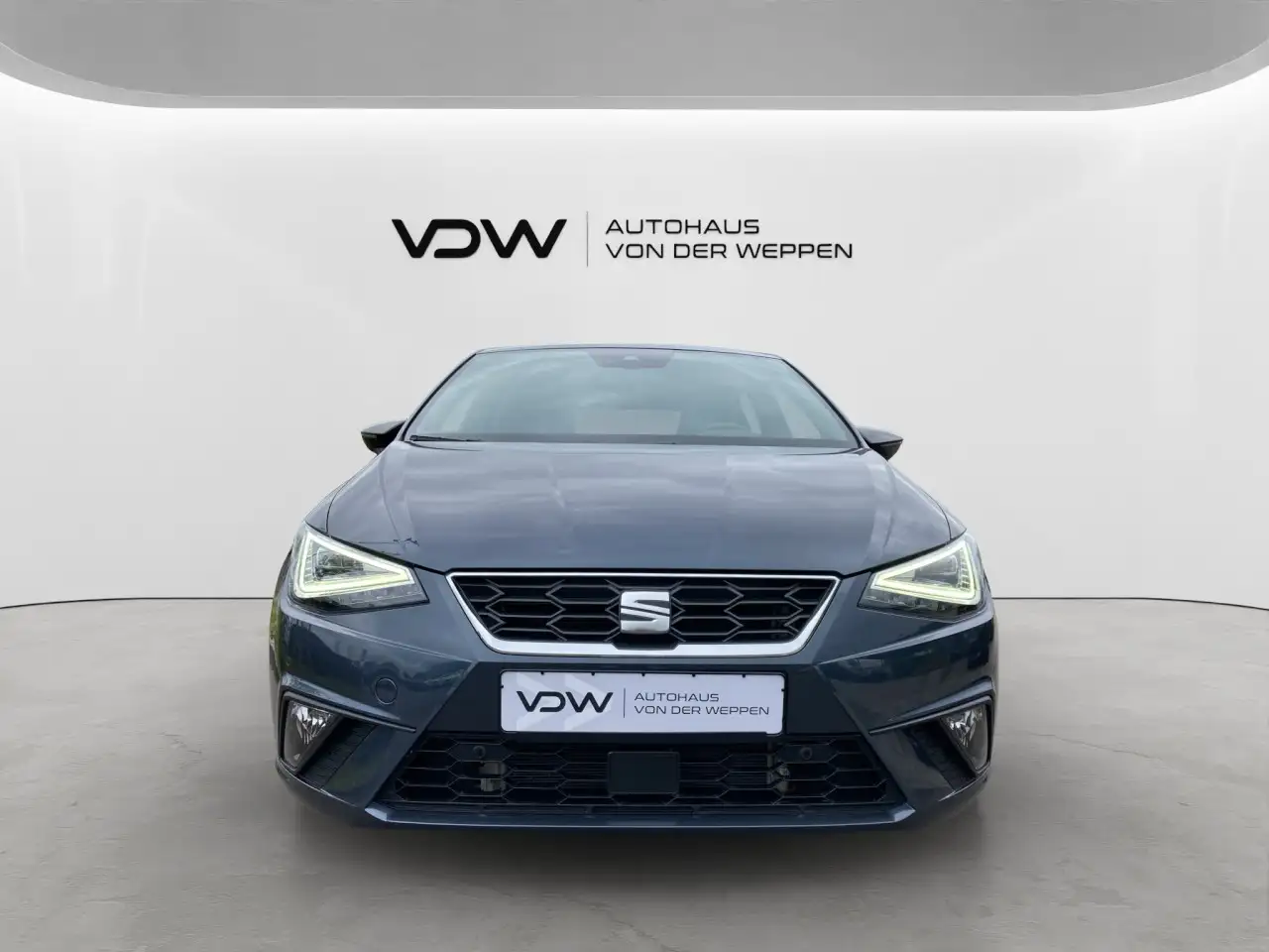 SEAT Ibiza TSI FR Navi Kamera Keyless SHZ Black-Paket — Galería del vehículo 4