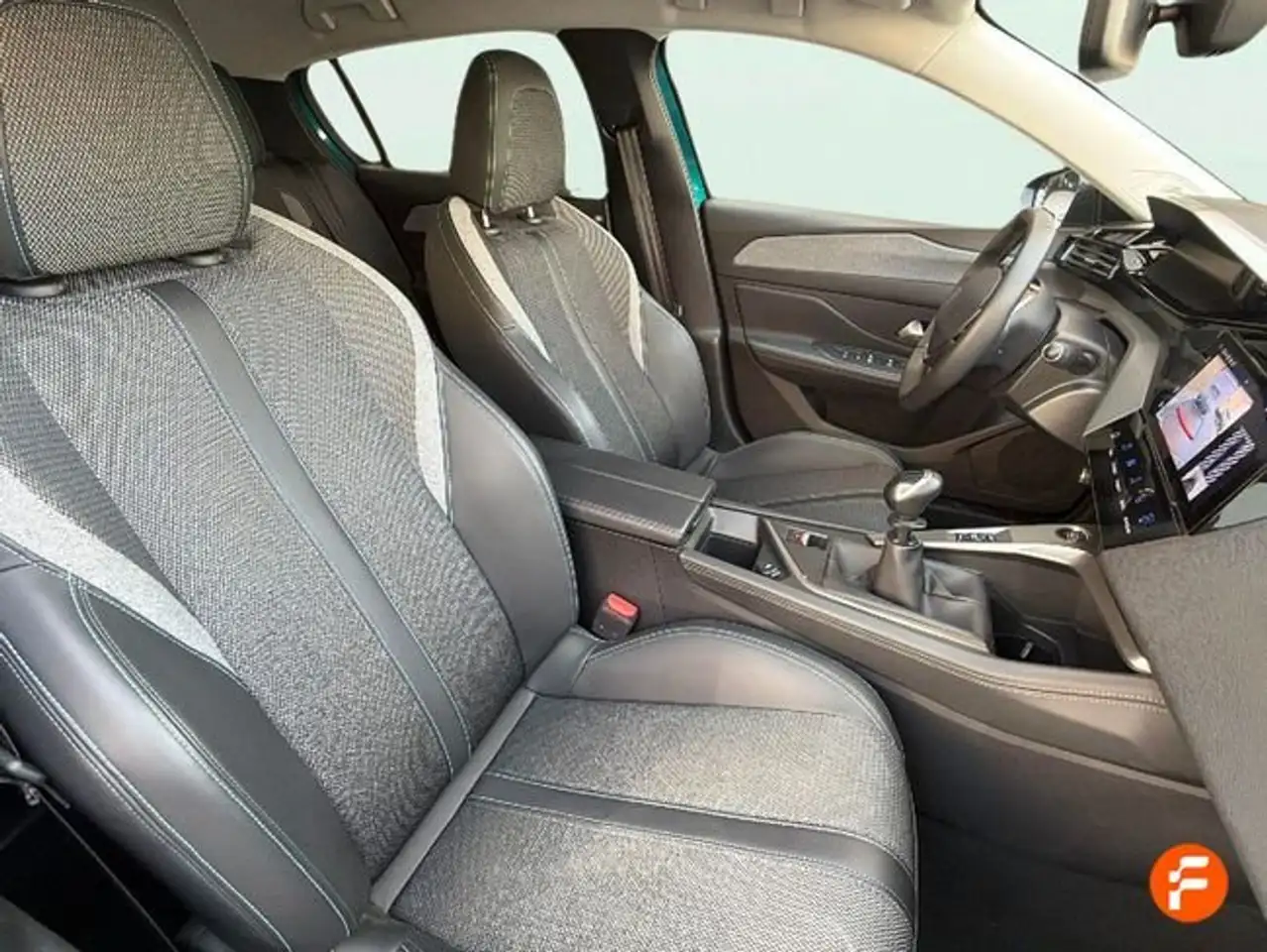 Peugeot 308 1.2 PureTech S&S Allure 130 — Vehicle gallery 15