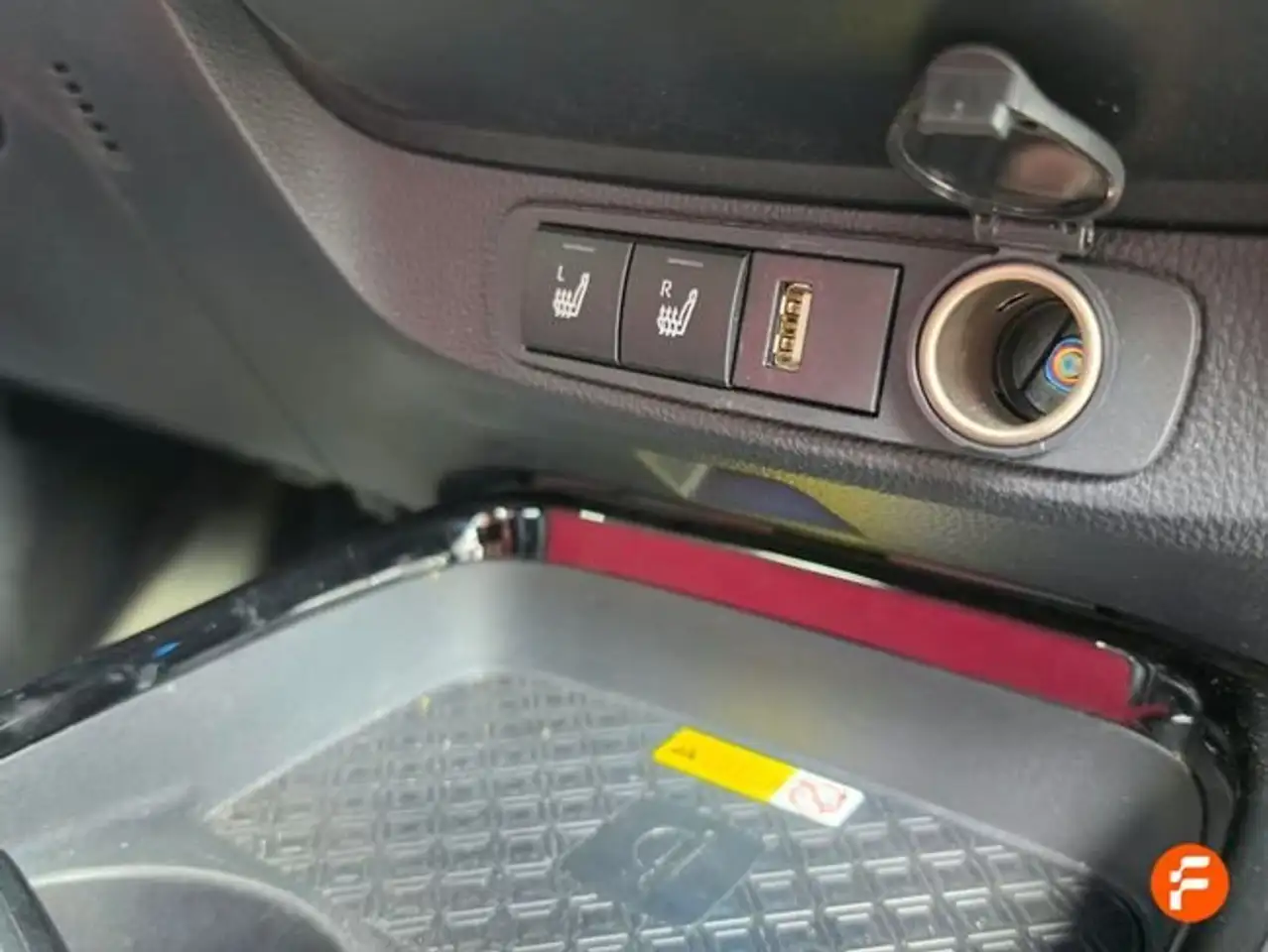Toyota Aygo 1.0 VVT-I 72CV Undercover CVT — معرض صور السيارة 15