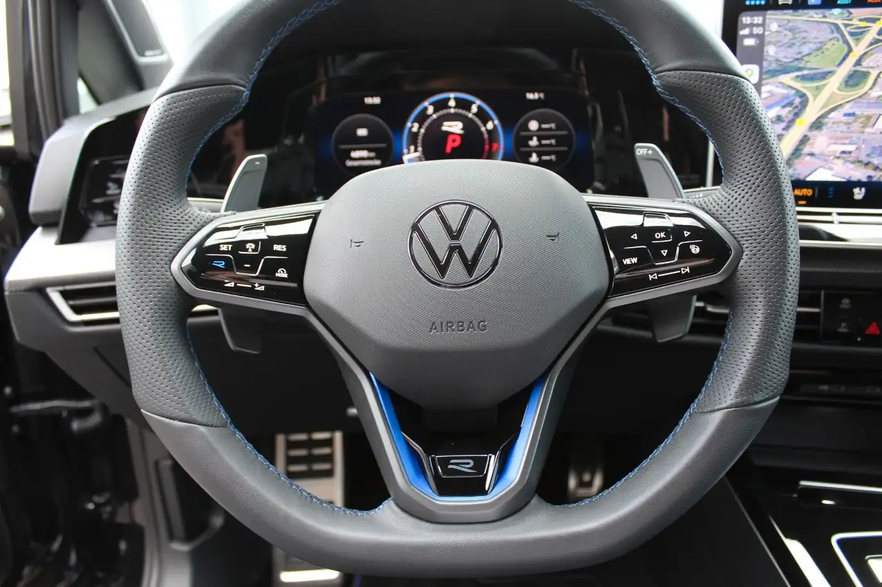 Volkswagen Golf R VIII Lim. 2.0 TSI 4Motion Black Edition — معرض صور السيارة 8