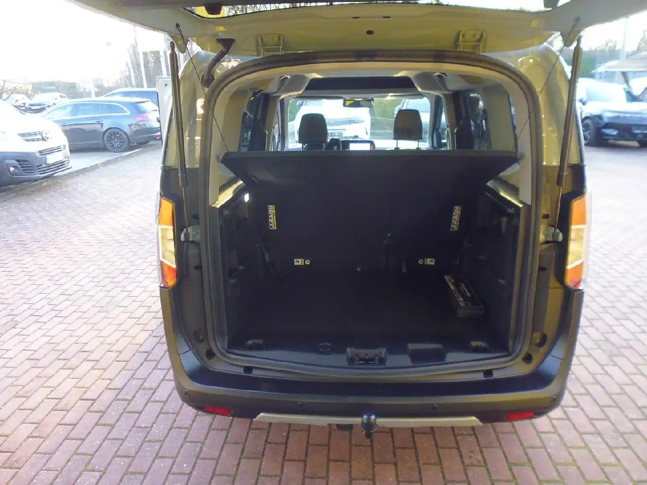 Ford Tourneo Courier Active — Vehicle gallery 5