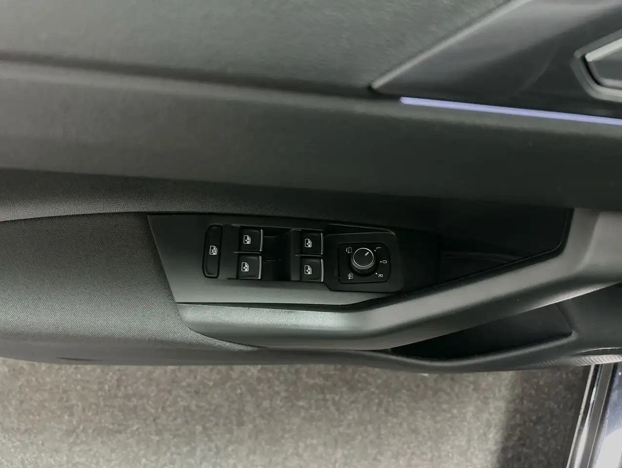 Volkswagen Polo VI 1.0TSI DSG Style — Galería del vehículo 13