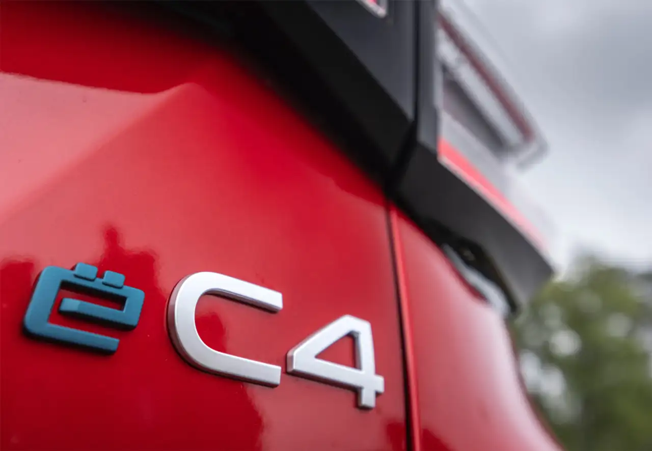 Citroen C4 Hybrid Max eDSC6 136 — معرض صور السيارة 28