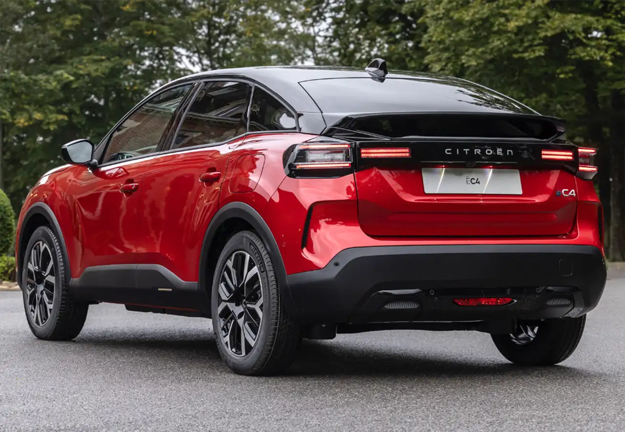 Citroen C4 Hybrid Max eDSC6 136 — معرض صور السيارة 17