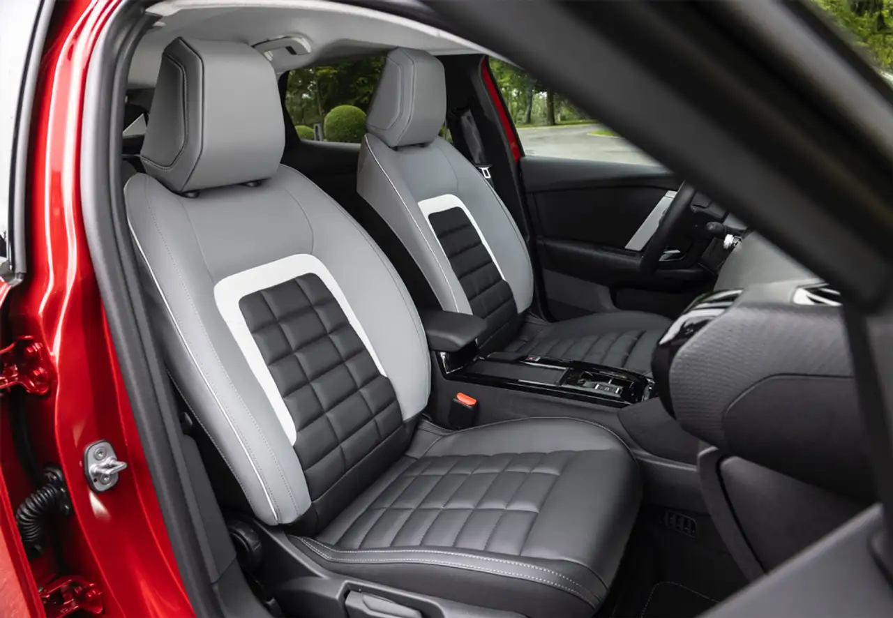 Citroen C4 Hybrid Max eDSC6 136 — معرض صور السيارة 11