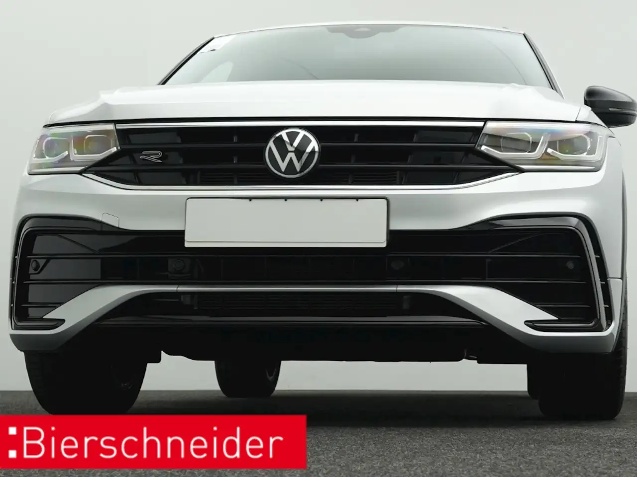 Volkswagen Tiguan 1.5 TSI DSG R-Line BLACK-STYLE PANO AHK KAMERA — Galería del vehículo 31