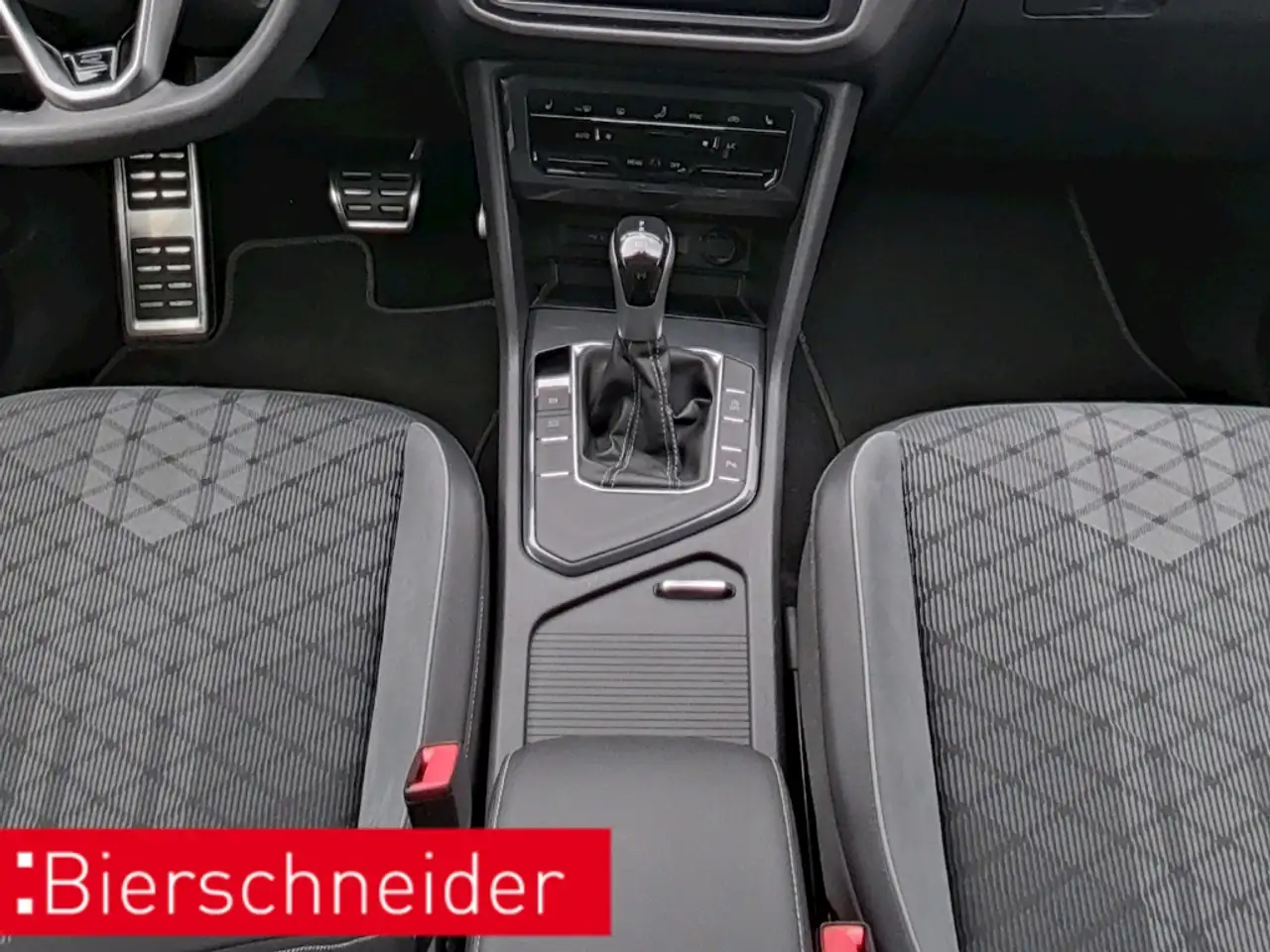 Volkswagen Tiguan 1.5 TSI DSG R-Line BLACK-STYLE PANO AHK KAMERA — Galería del vehículo 15