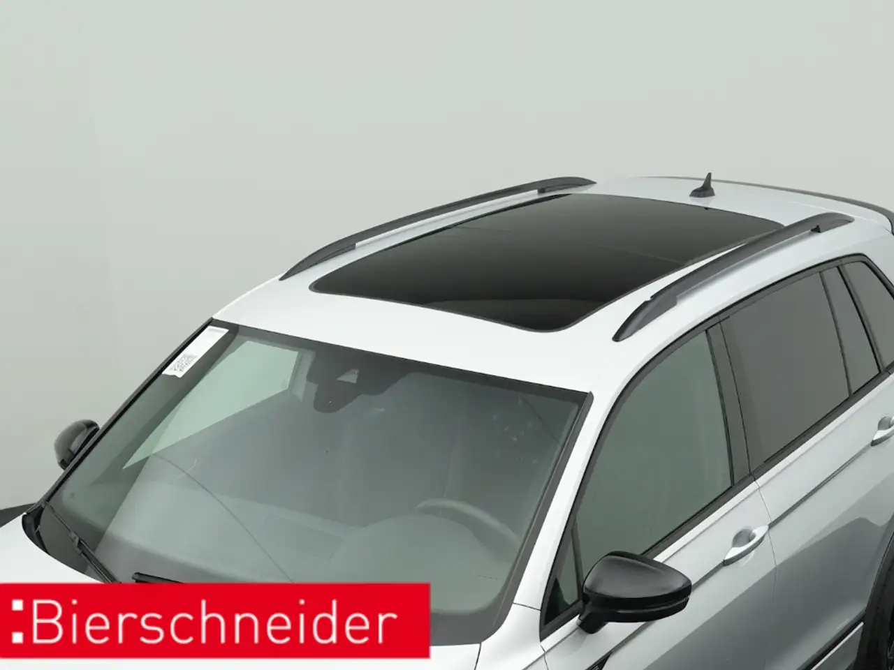 Volkswagen Tiguan 1.5 TSI DSG R-Line BLACK-STYLE PANO AHK KAMERA — Galería del vehículo 23