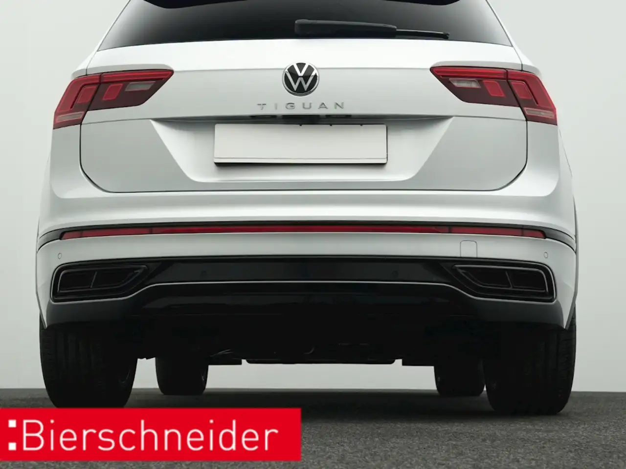 Volkswagen Tiguan 1.5 TSI DSG R-Line BLACK-STYLE PANO AHK KAMERA — Galería del vehículo 32