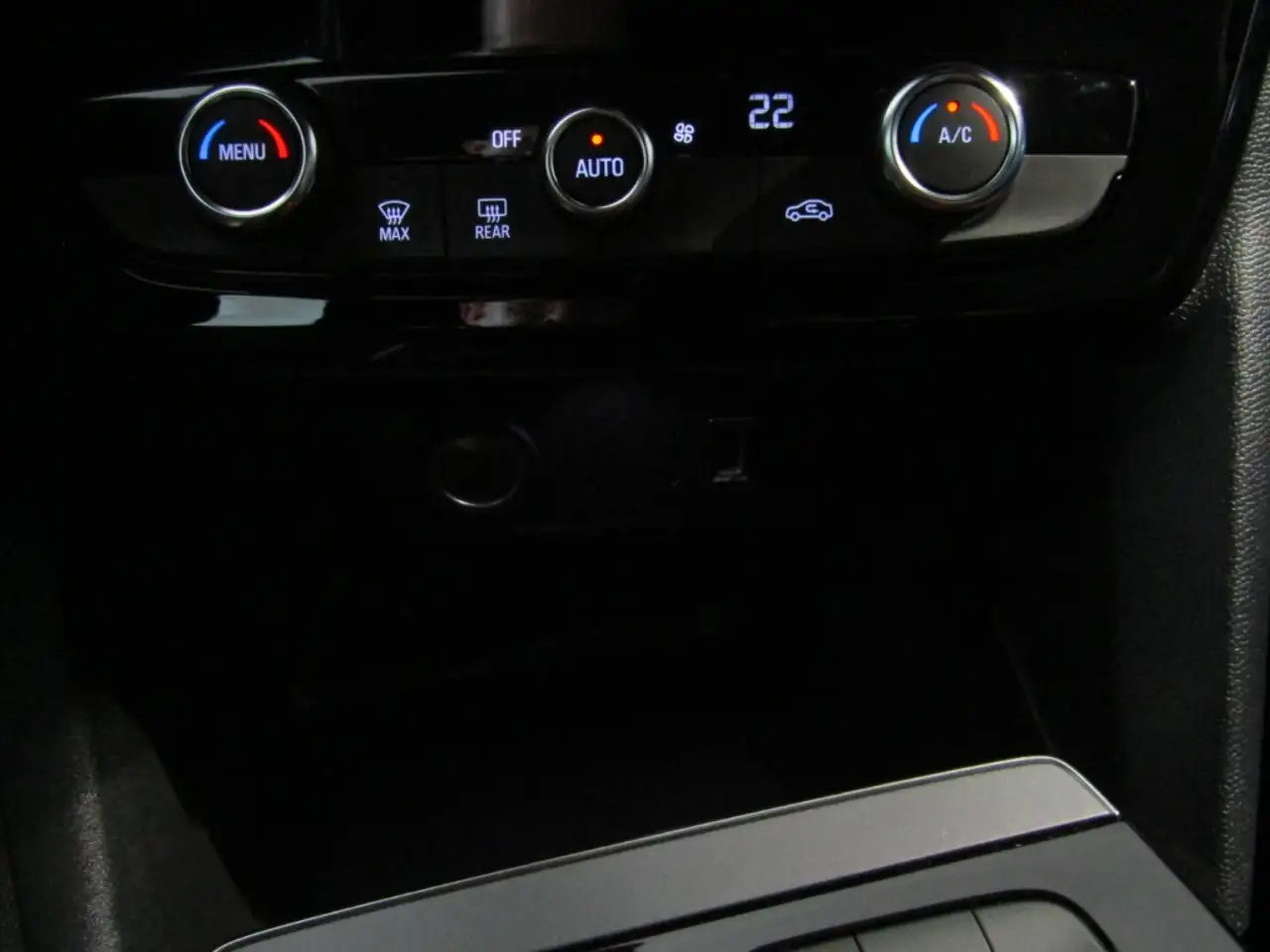 Opel Mokka 1.2 ULTIMATE NAV BT APP KLIM TEMP KAM — Vehicle gallery 13