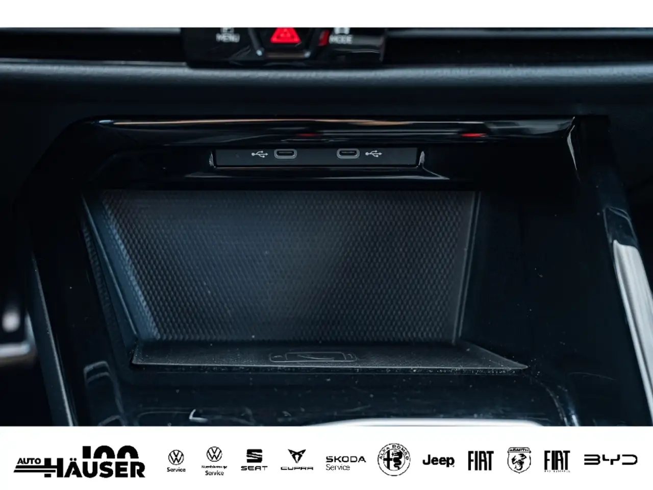 Volkswagen Golf VIII R-Line 1.5 eTSI DSG AHK H&K BLACK-STYLE NAVI — Vehicle gallery 26