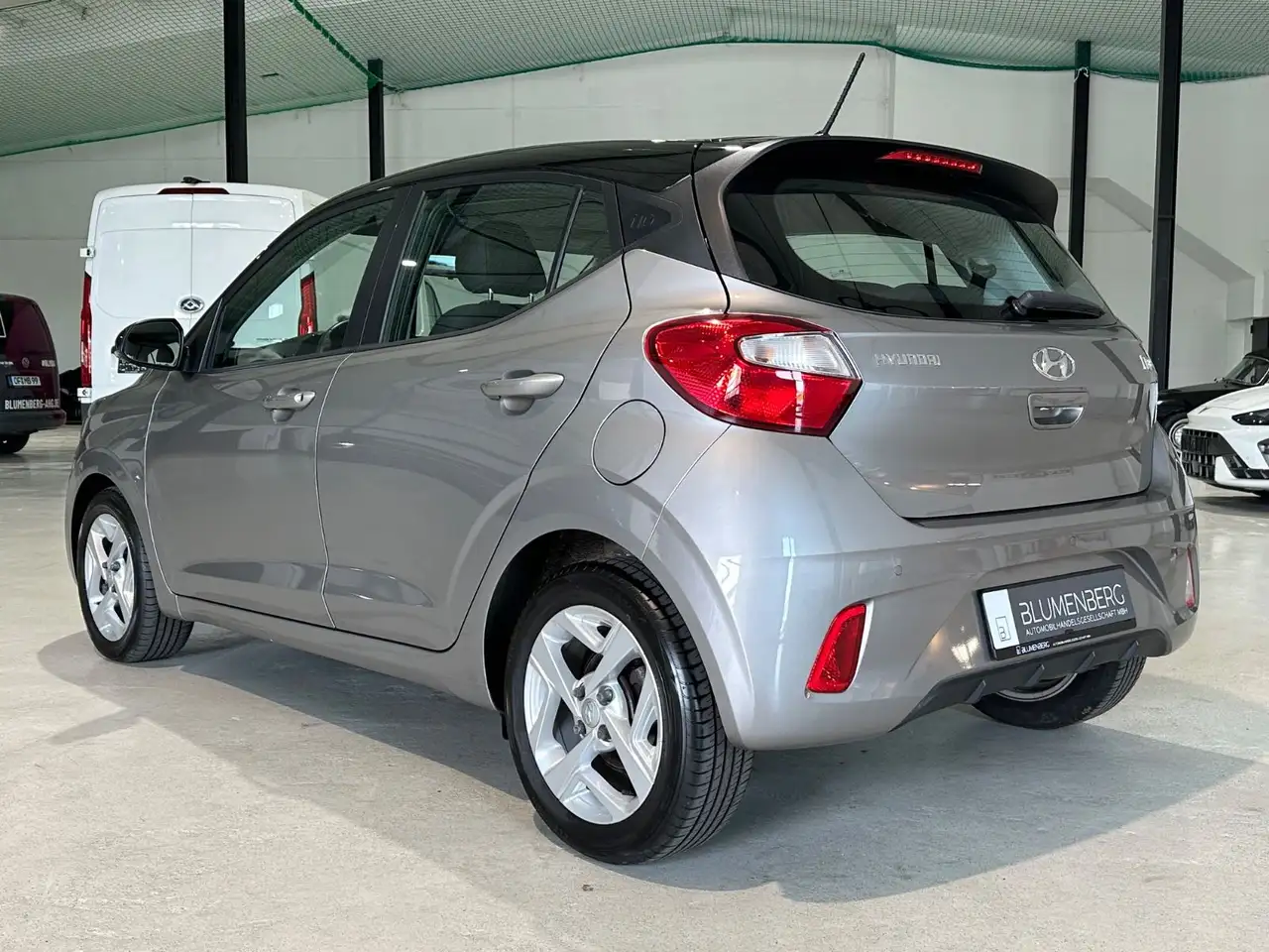 Hyundai i10 Trend *Carplay,DAB,PDC,Tempo.,SHZ* — Vehicle gallery 4