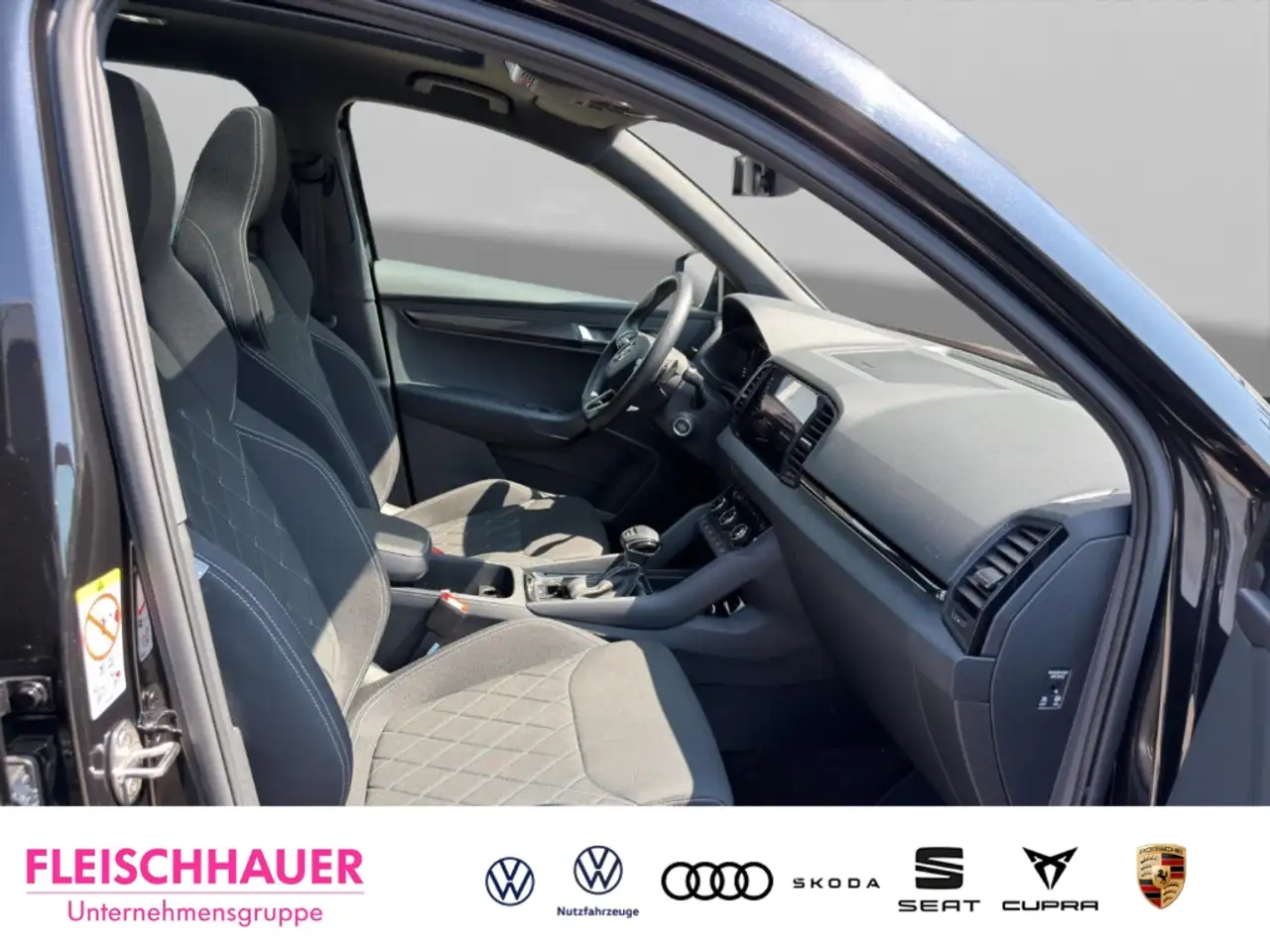 Skoda Karoq Sportline 4x4 DSG — Vehicle gallery 12