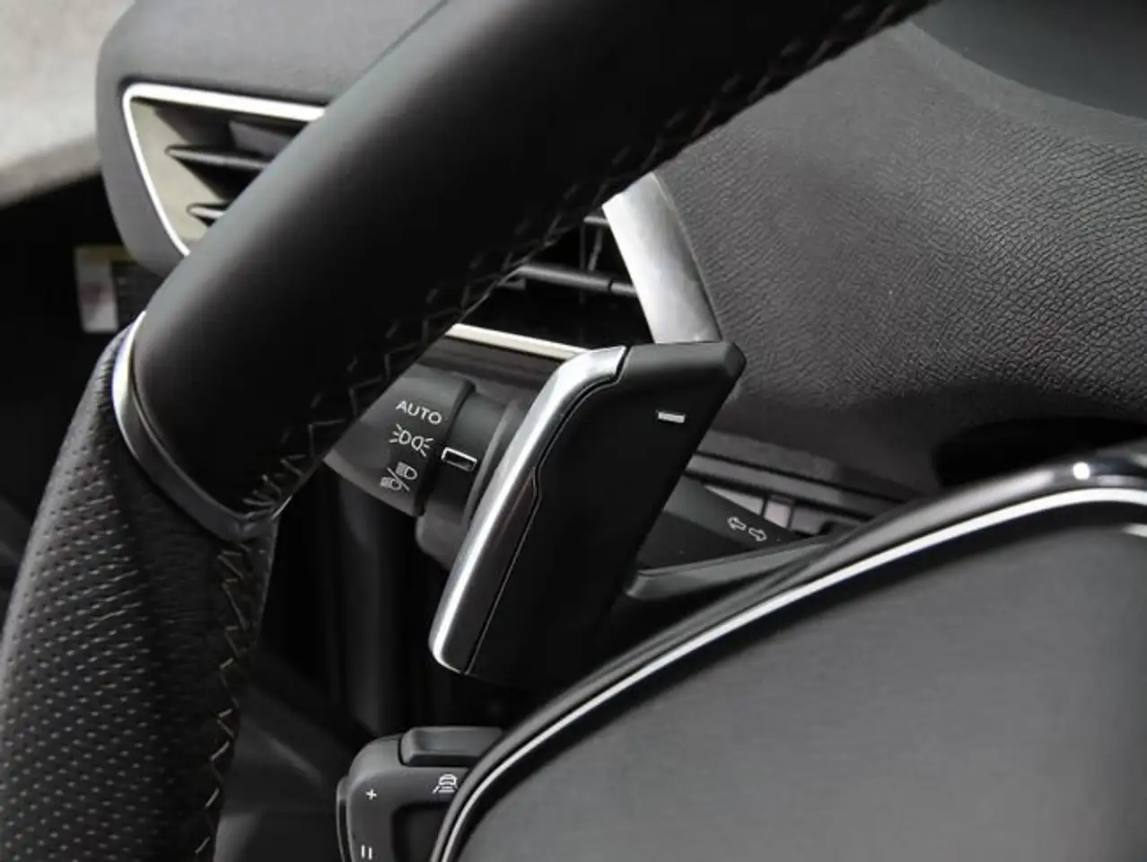 Peugeot 5008 1.5 BlueHDi 96kW S&S GT EAT8 — Vehicle gallery 16