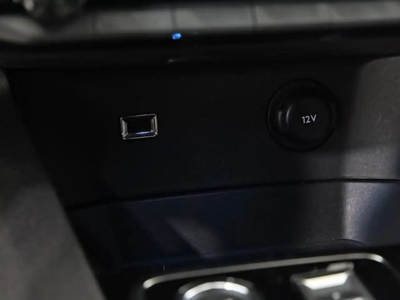 Peugeot 5008 1.5 BlueHDi 96kW S&S GT EAT8 — Vehicle gallery 32