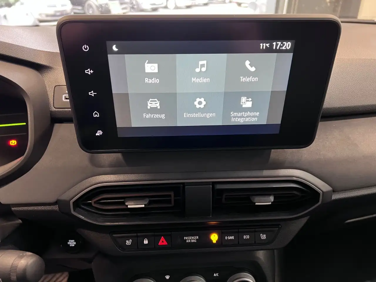 Dacia Jogger Extreme/Rollstuhlumbau/Kamera/Apple CarPl — Vehicle gallery 13