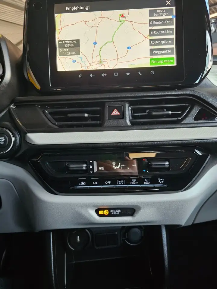 Suzuki Swift 1.2 DUALJET HYBRID Navi Kamera DAB LED ACC — معرض صور السيارة 10
