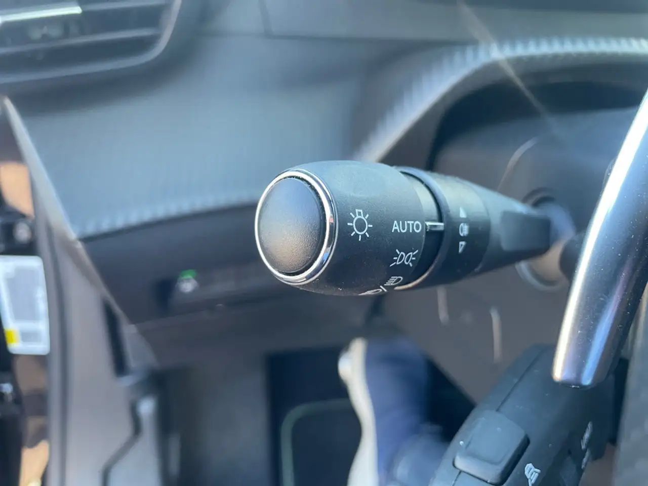 Peugeot 2008 1.2 GT EAT 130 SITZHEIZUNG AHK ACC LED — Galerie du véhicule 21