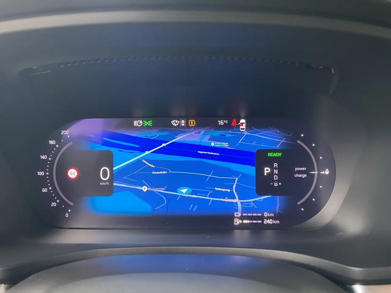 Volvo V60 Kombi T8 Plus Dark Recharge WiPa*DAB*LED*Navi — Galería del vehículo 16