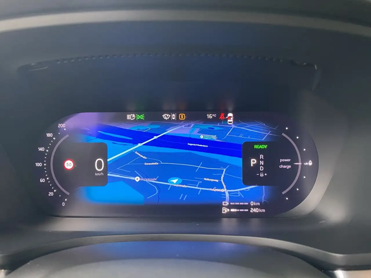 Volvo V60 Kombi T8 Plus Dark Recharge WiPa*DAB*LED*Navi — Galería del vehículo 26