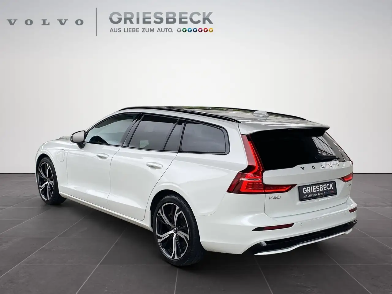 Volvo V60 Kombi T8 Plus Dark Recharge WiPa*DAB*LED*Navi — Galería del vehículo 3