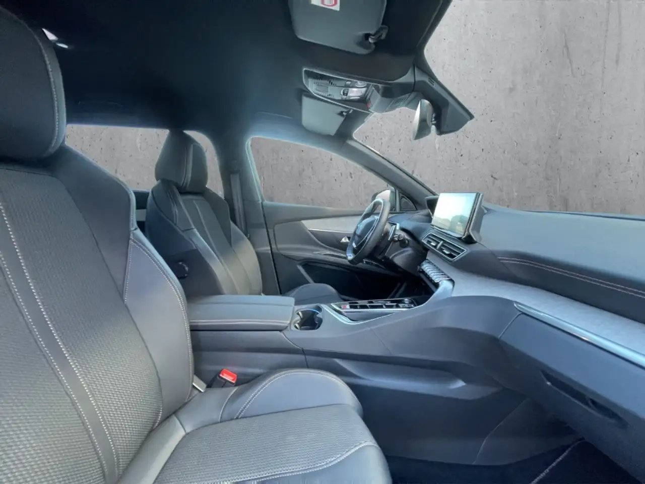 Peugeot 5008 GT HYBRID 136 7-Sitzer Navi Digitales Cockpit LED — Vehicle gallery 13