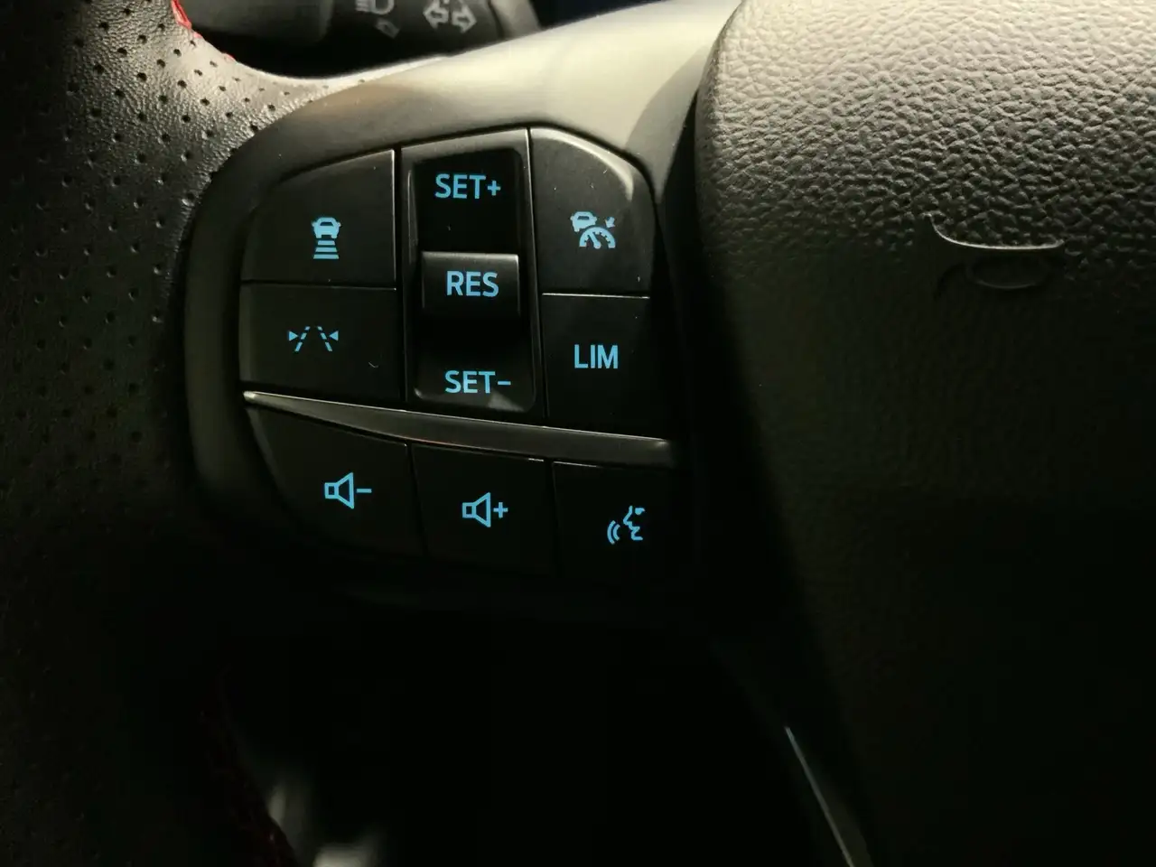 Ford Kuga ST-Line X Aut.*360GRAD*LED-MATRIX*NAVI*GRA*WINTER- — معرض صور السيارة 18