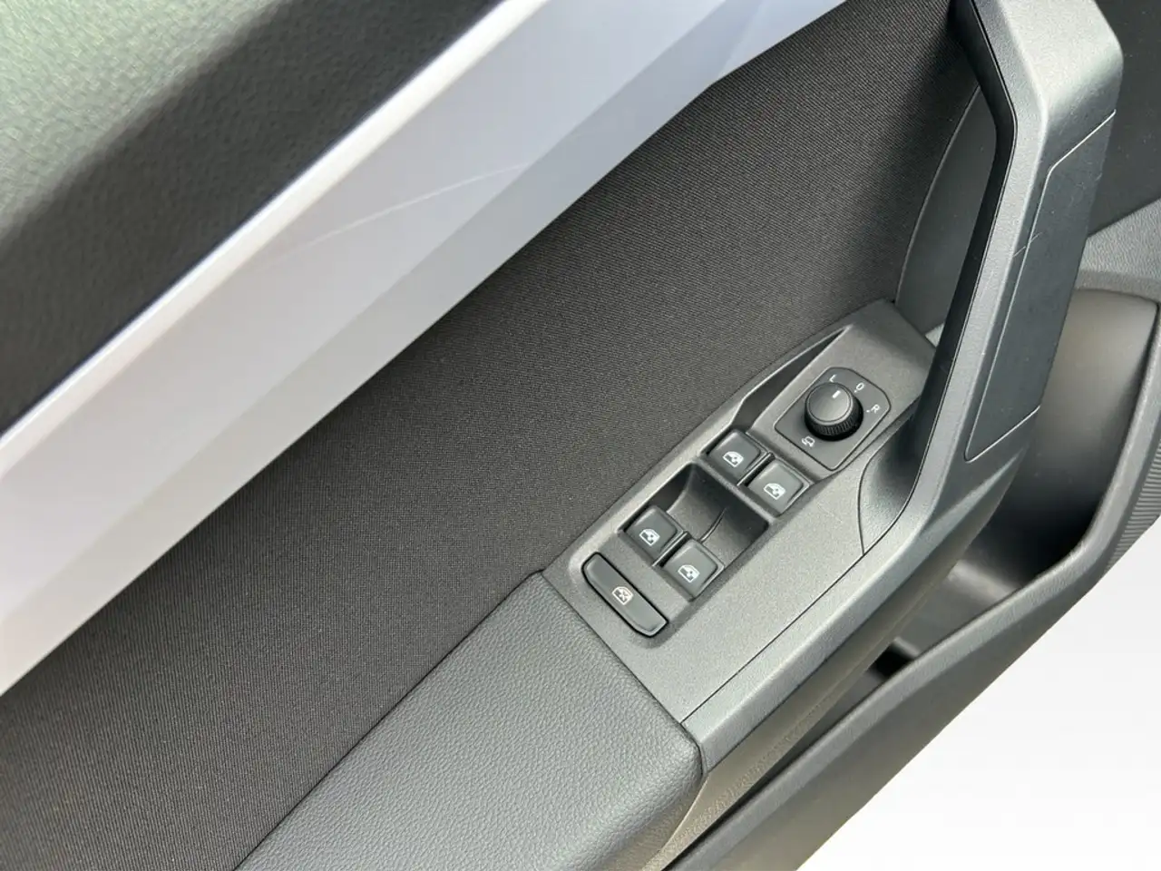 SEAT Arona 1.0 TSI FR VIRTUAL*NAVI*LED*ACC*PARKLENK*KAMERA... — Galerie du véhicule 16