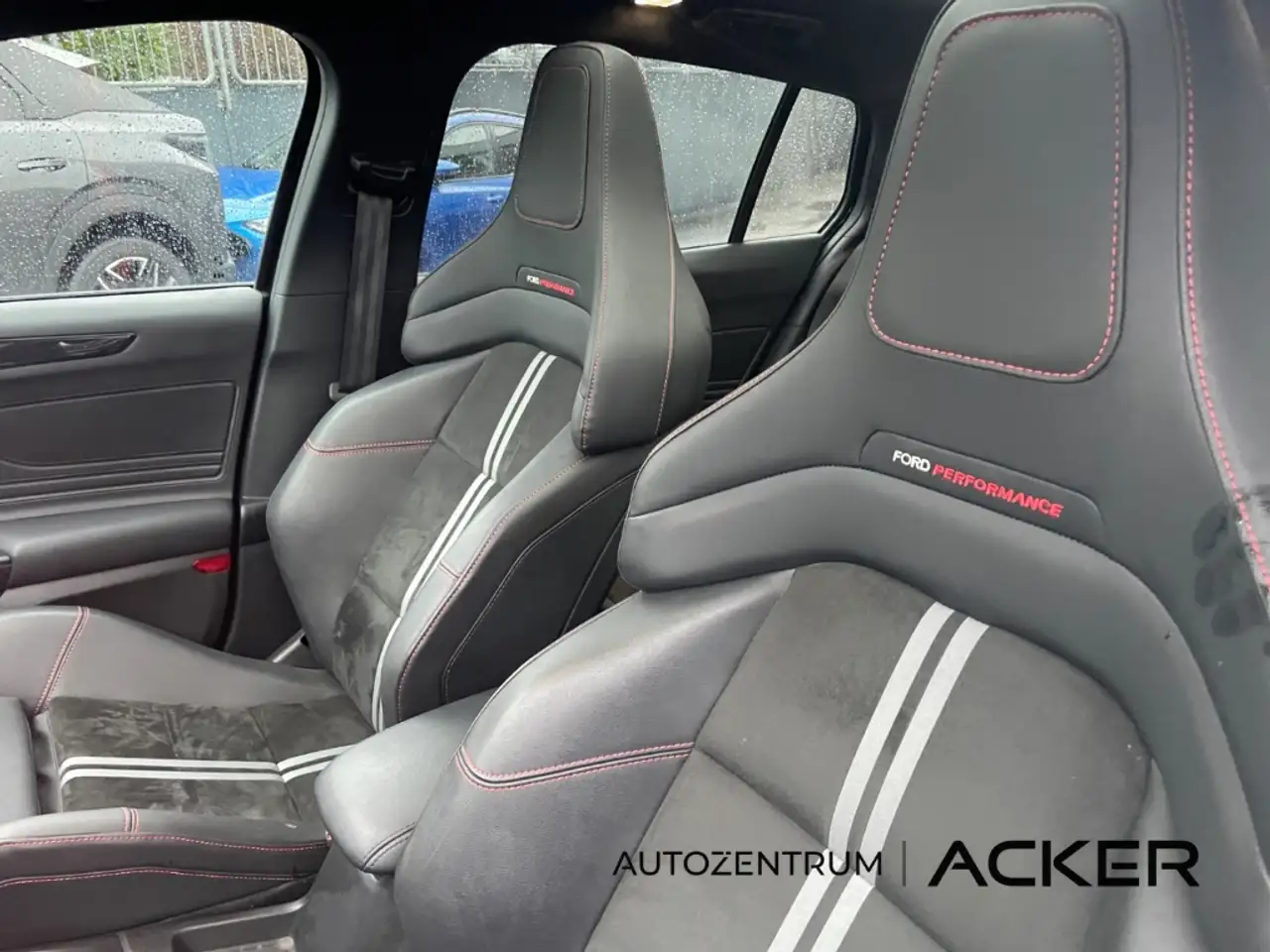 Ford Focus ST X Turnier 2.3 AT. Pano/aAHK/ACC -34%* — Galería del vehículo 22