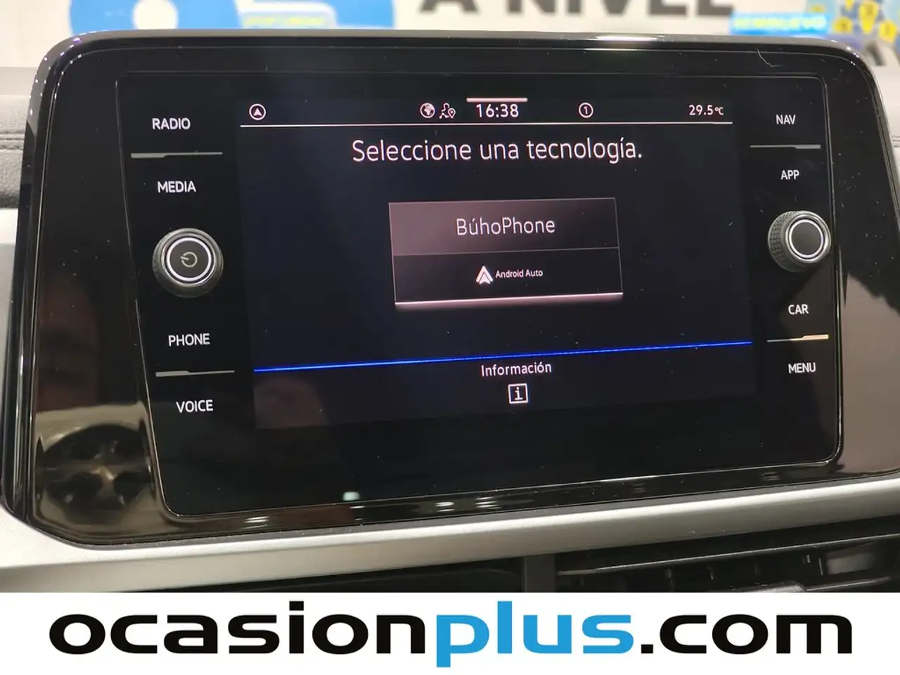 Volkswagen T-Roc 1.0 TSI Life 81kW — Vehicle gallery 8