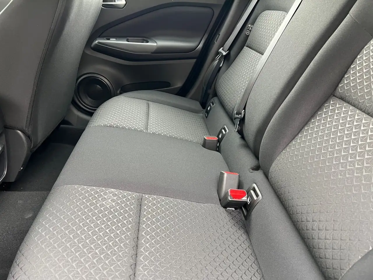 Nissan Juke JUKE ACENTA 1.0 DIG-T 114 PS 6MT NAVI KLIMA SHZ — معرض صور السيارة 11