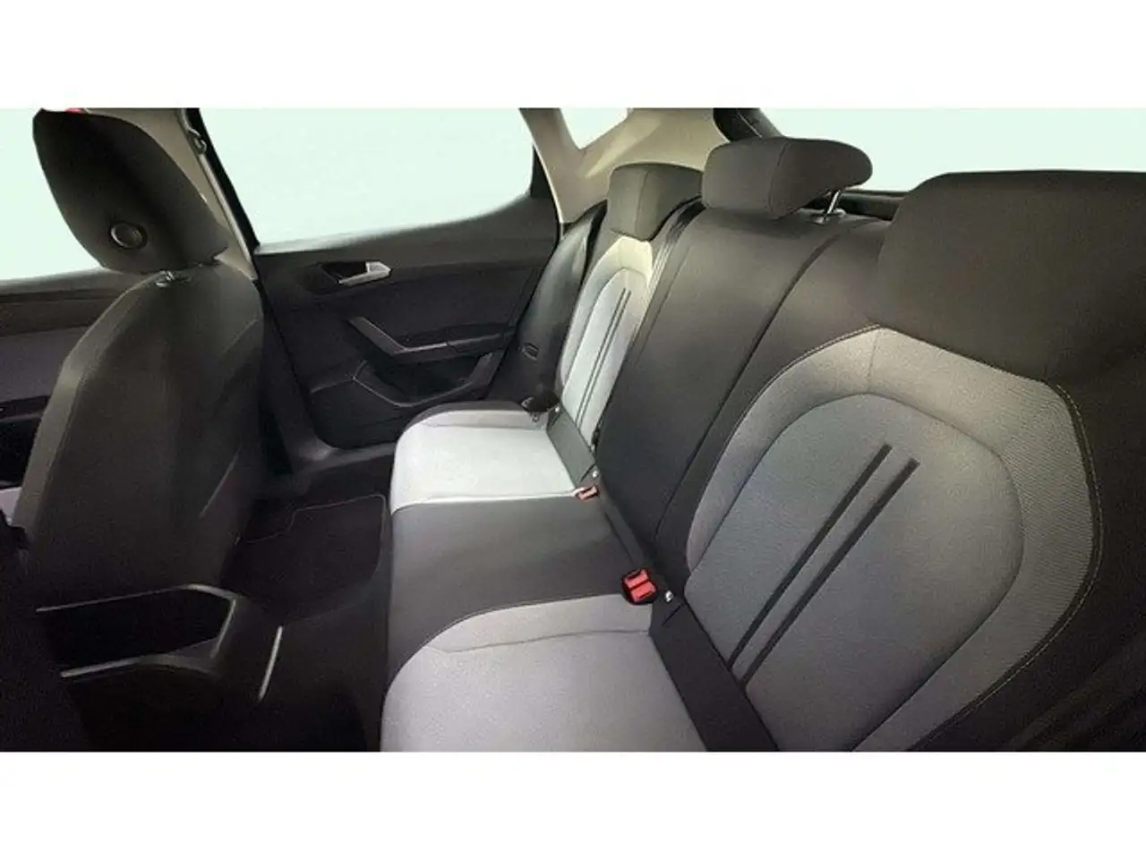 SEAT Leon ST 1.0 EcoTSI S&S Style XS 110 — Galería del vehículo 10