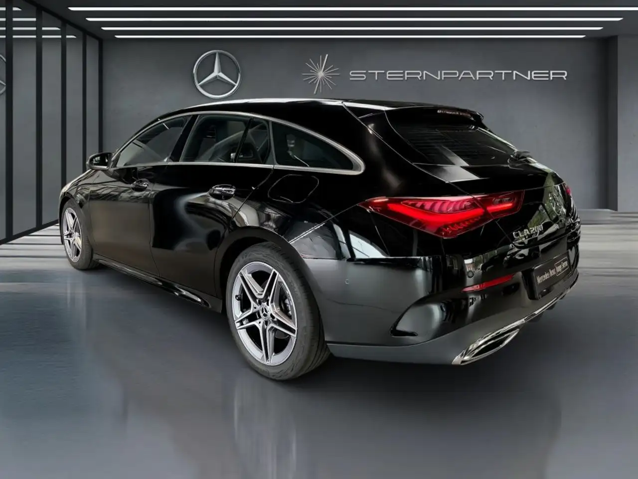 Mercedes-Benz CLA 200 Edition AMG Pano SpurW S-Sitz PDC LM — Vehicle gallery 6