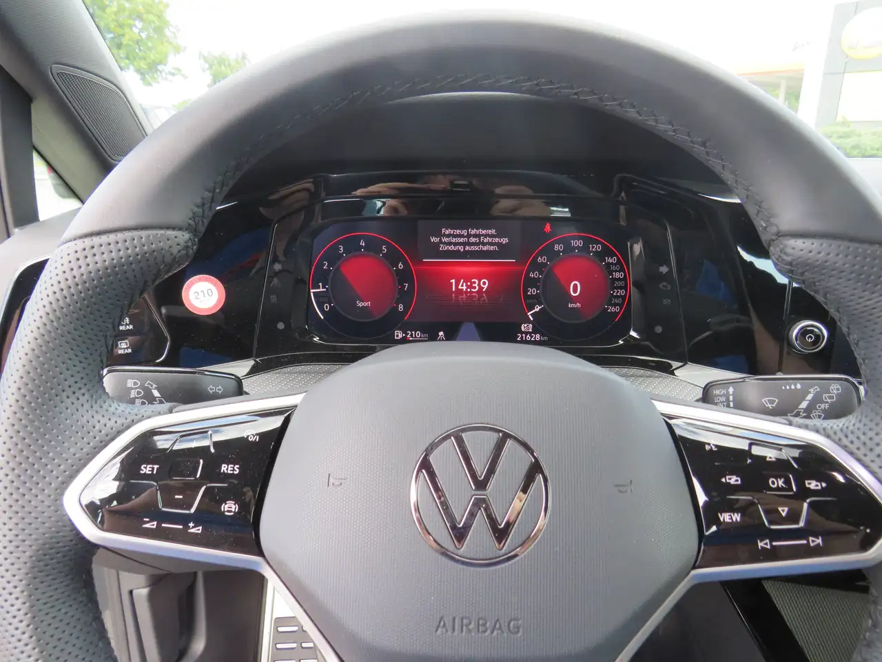 Volkswagen Golf R-Line / inkl. Winterkompletträder — Galería del vehículo 17