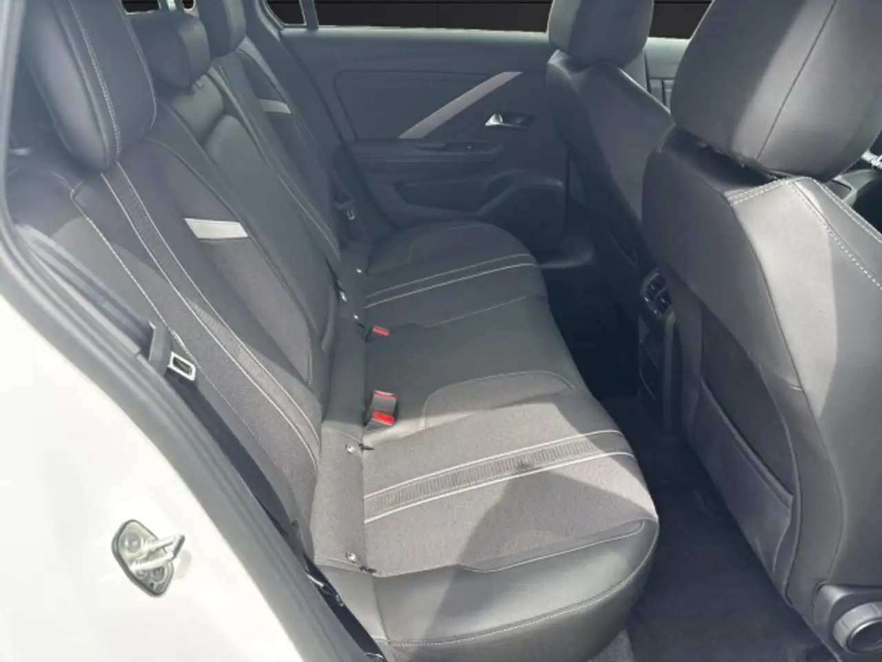 Opel Astra *Astra L ST GS Automatik +Allwetter+360°Kamera+SHZ+ — Galería del vehículo 15