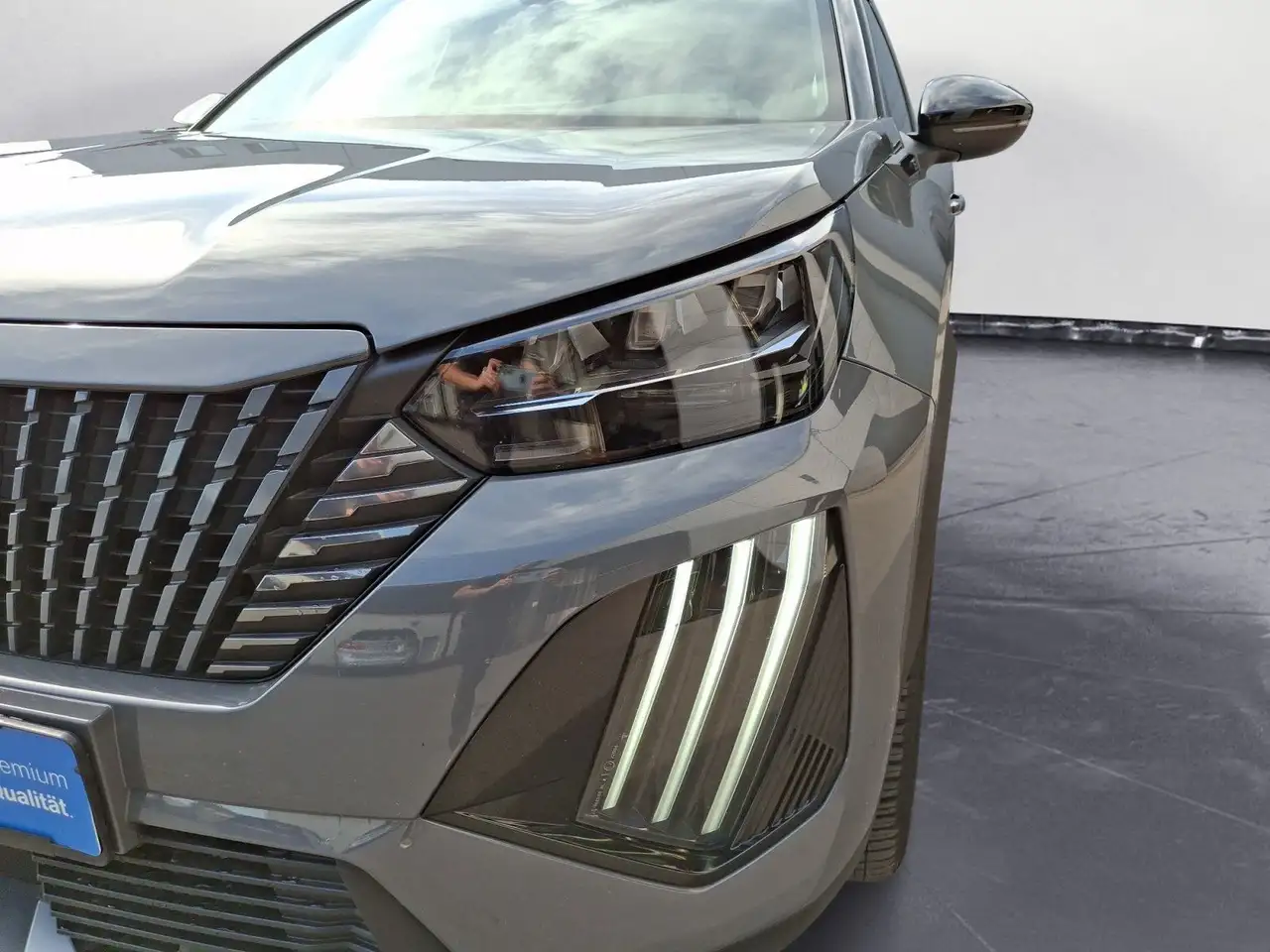 Peugeot 2008 PureTech 130 EAT8 GT Navi LED Bluetooth PDC — معرض صور السيارة 9