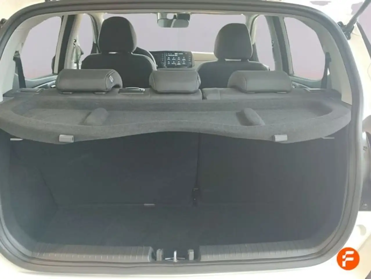 Hyundai i10 1.0 MPI Essence — Galería del vehículo 22