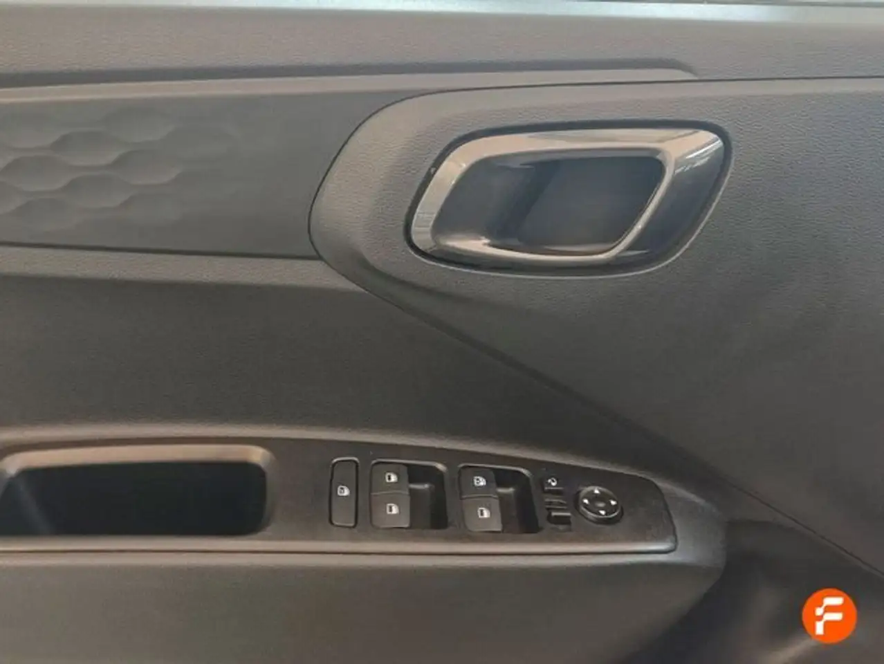 Hyundai i10 1.0 MPI Essence — Galería del vehículo 21