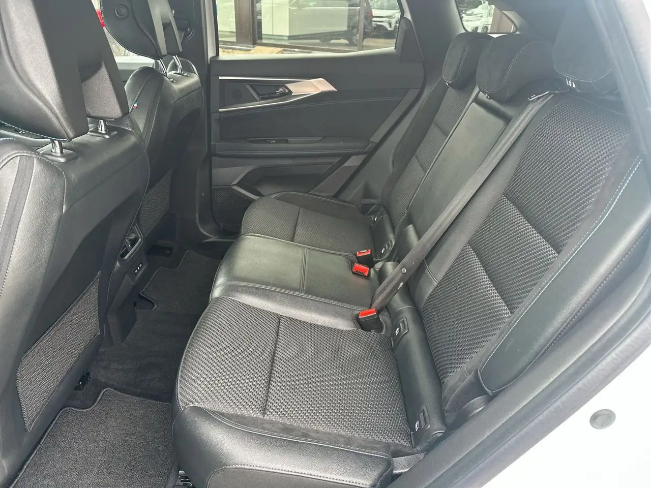 Renault Austral Iconic Esprit Alpine Full-Hybrid 200 — معرض صور السيارة 8
