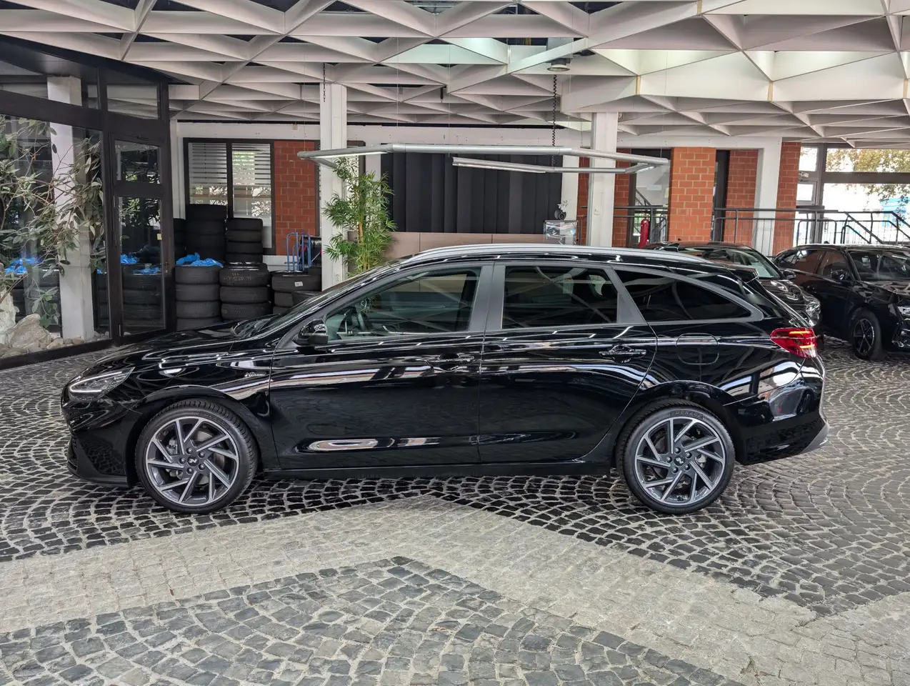Hyundai i30 Kombi 1.5 T-GDi N Line PANO*LED*KAM*SHZ*18" — معرض صور السيارة 4