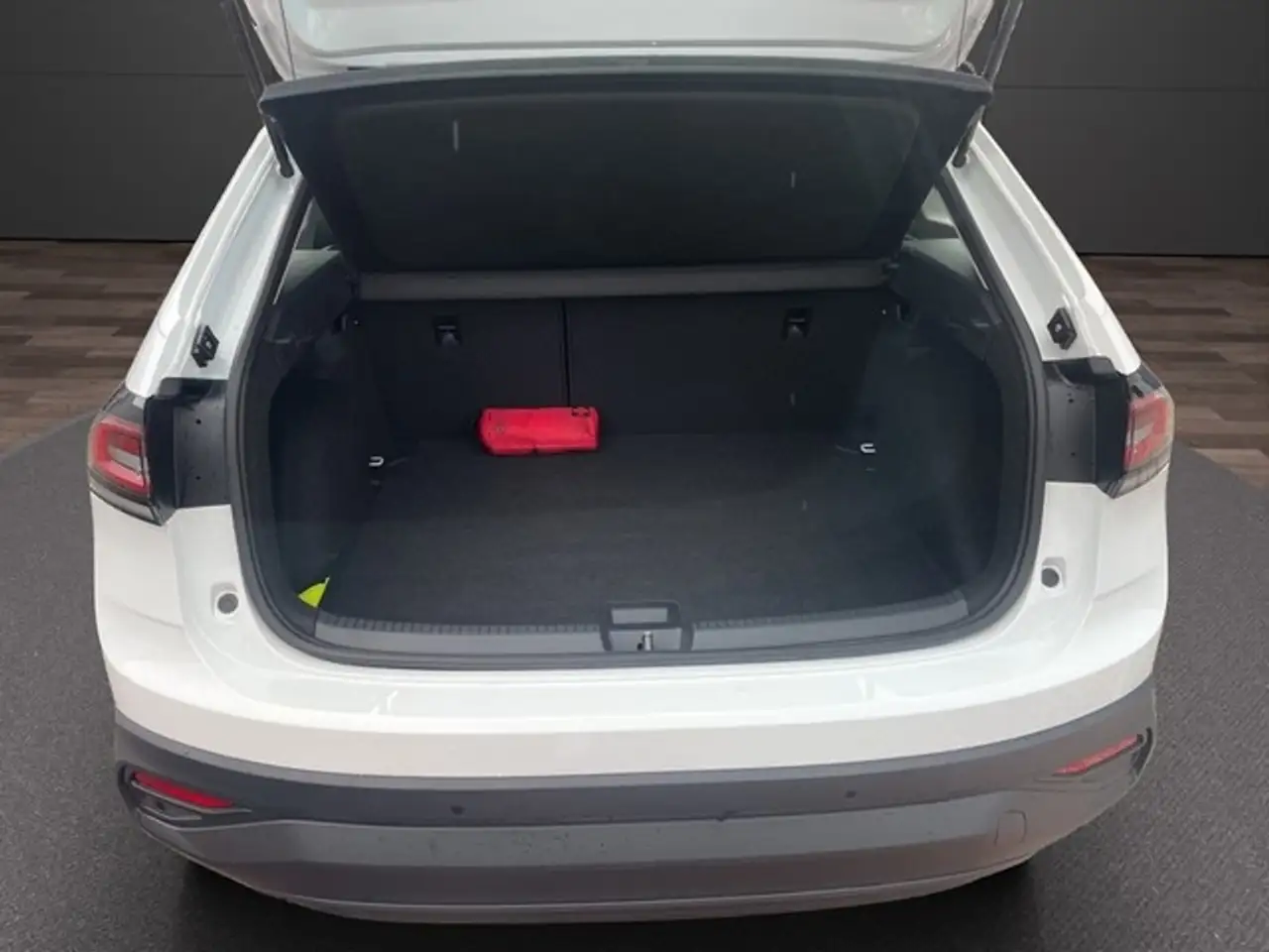 Volkswagen Taigo 1.0TSI *Life*LED+RFK+GJR+Stzhzg+ — Galería del vehículo 16