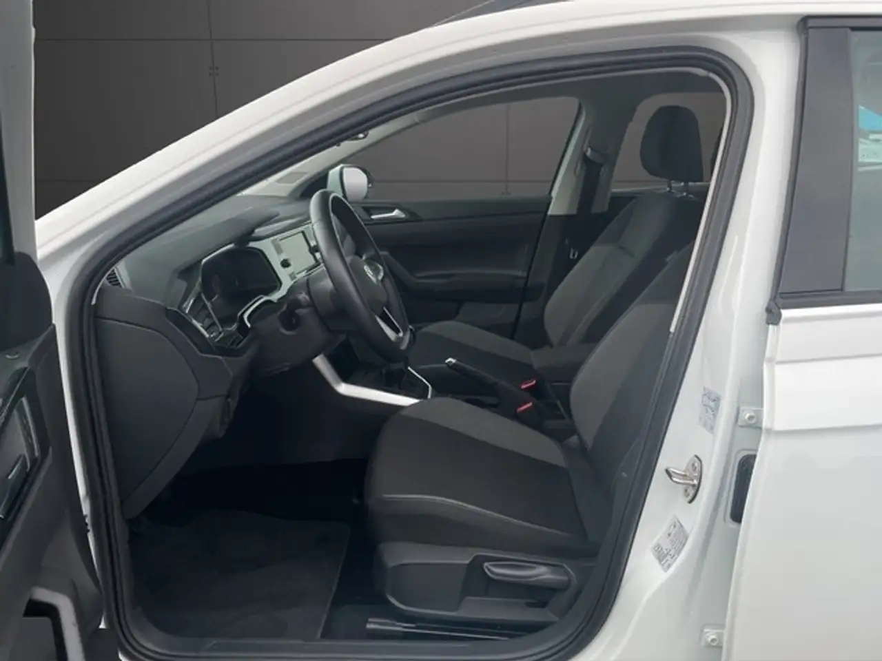 Volkswagen Taigo 1.0TSI *Life*LED+RFK+GJR+Stzhzg+ — Galería del vehículo 9