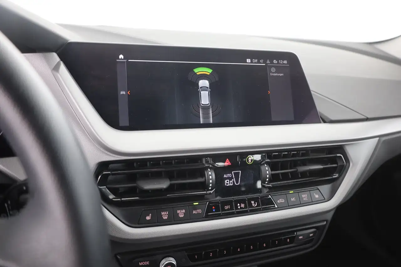 BMW 118 118i Advantage Aut. LED Navi Sitzheizung — Galería del vehículo 26