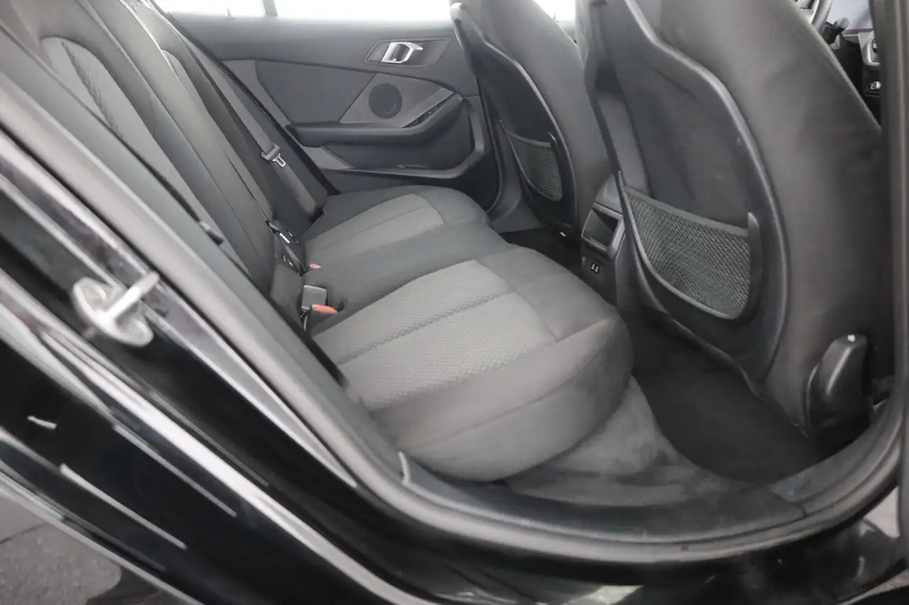 BMW 118 118i Advantage Aut. LED Navi Sitzheizung — Galería del vehículo 24