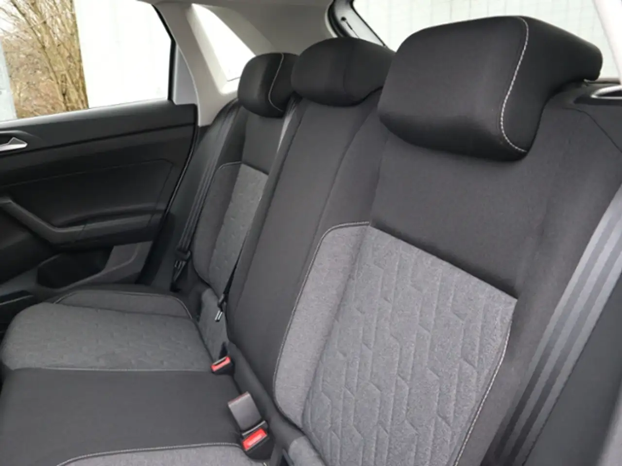 Volkswagen Polo "MOVE" 1.0 TSI ACC/APP/KAMERA — معرض صور السيارة 9
