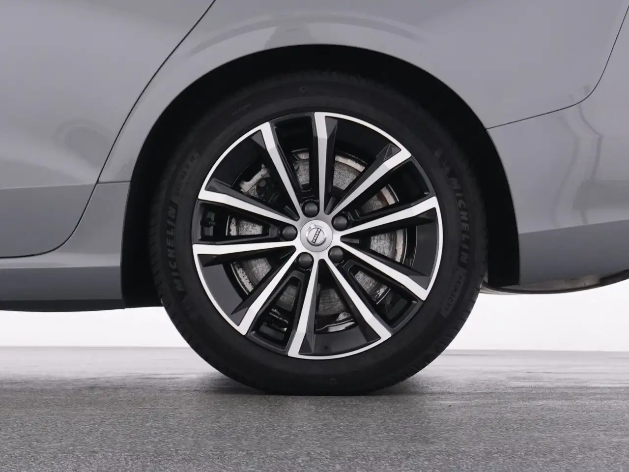 Volvo V60 T8 Recharge Plus Dark+KAM+MEMRY+LEDER — Galerie du véhicule 22